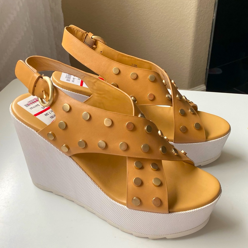 Platform sandals, size 7.5